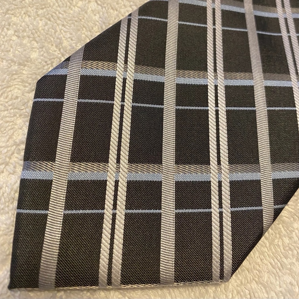 Brand New Stylish Tie By THOMAS NASH